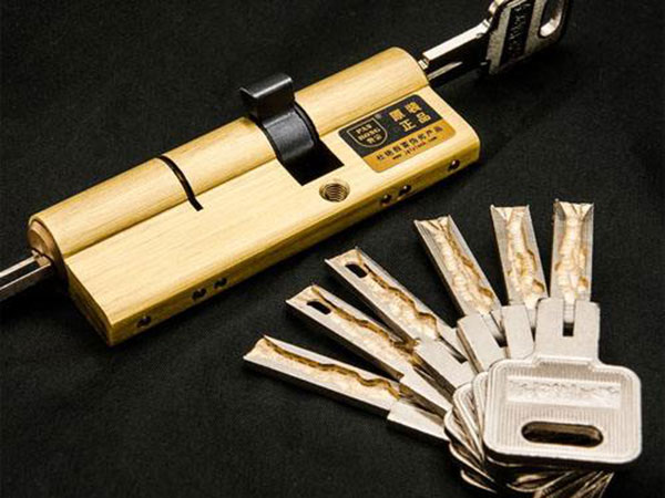 让胡路24小时上门开锁公司