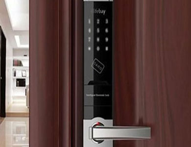 让胡路24小时上门开锁公司